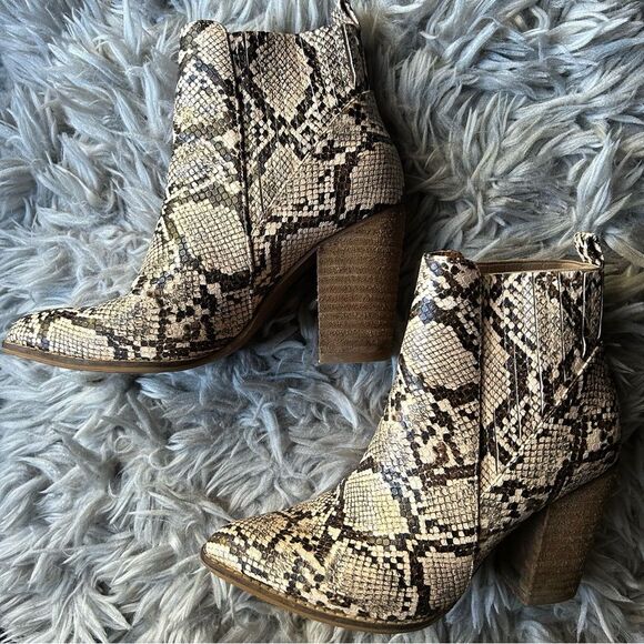 Beast Fashion snake skin print block heel ankle boots women’s shoe size 7 - Picture 3 of 8